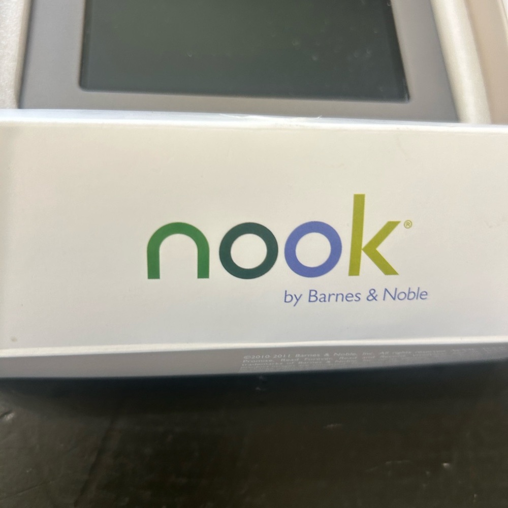 Nook by Barnes and Noble.. NIB - Picture 3 of 3